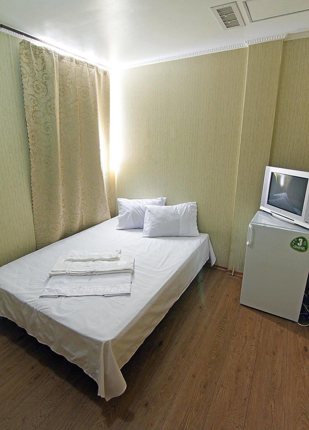 Tokyo Star Economy Hotel Odessa Buitenkant foto
